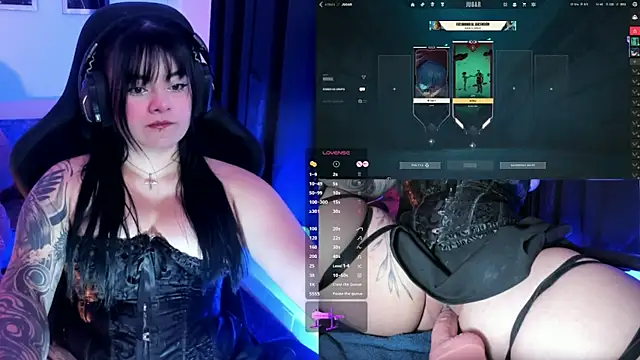 Snapshot of EternaAura_ chatting on June 10, 1:43 pm EternaAura online show from June 10, 1:43 pm