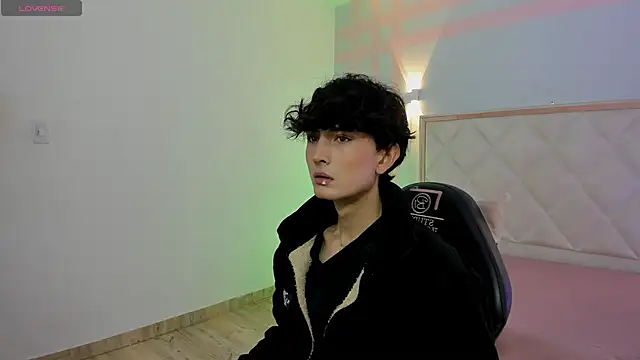 Snapshot of Eidan_tay chatting on April 11, 7:40 pm Eidan tay online show from April 11, 7:40 pm