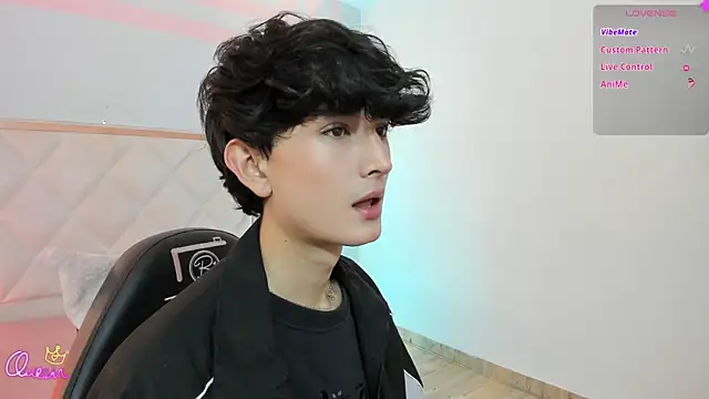Snapshot of Eidan_tay chatting on April 18, 7:58 pm Eidan tay online show from April 18, 7:58 pm