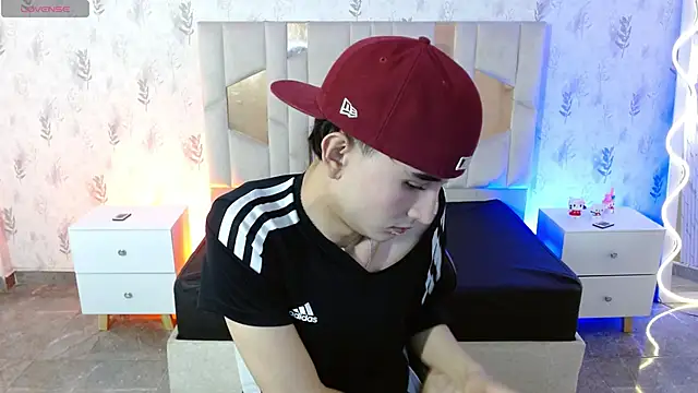 Snapshot of Eidan_tay chatting on May 6, 7:41 pm Eidan tay online show from May 6, 7:41 pm