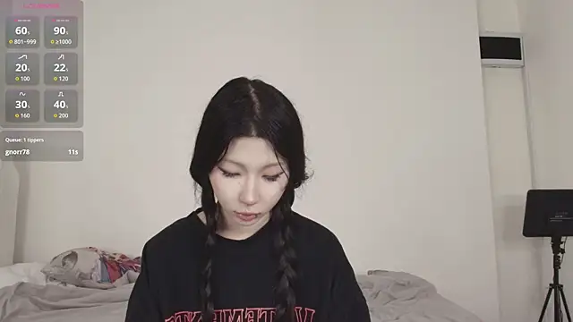 Snapshot of ayasinji chatting on April 18, 11:36 am ayasinji online show from April 18, 11:36 am