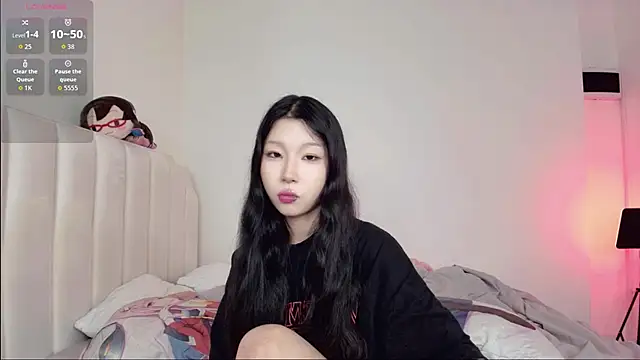 Snapshot of ayasinji chatting on April 19, 11:31 am ayasinji online show from April 19, 11:31 am