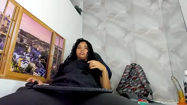 EllyBloom online show from June 18, 1:04 pm
