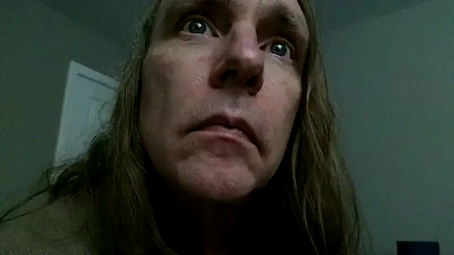 Snapshot of Magnus_Luv chatting on May 27, 1:57 am Magnus Luv online show from May 27, 1:57 am
