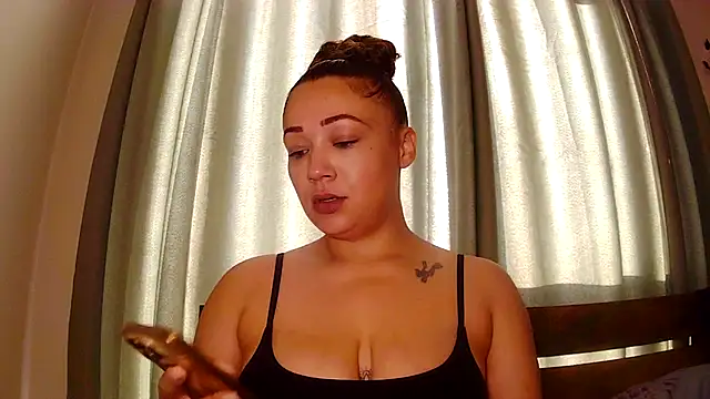 Snapshot of Theone_T chatting on July 16, 6:30 am Theone T online show from July 16, 6:30 am