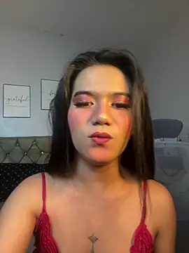 Snapshot of JassmineLove chatting on June 23, 8:23 am JassmineLove online show from June 23, 8:23 am