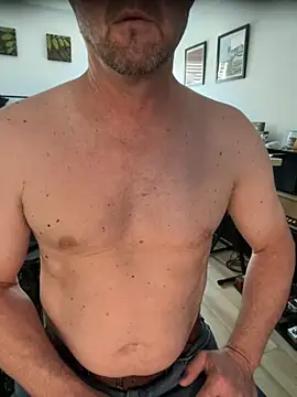 GeetarLuvver online show from April 5, 5:32 pm