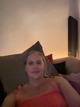 Snapshot of SweetLilTrouble chatting on May 22, 9:31 pm SweetLilTrouble online show from May 22, 9:31 pm