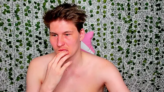 Snapshot of _Srifi_ chatting on April 13, 9:09 pm Srifi online show from April 13, 9:09 pm