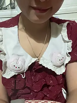   Mochi squirt   online show from April 8, 1:11 pm