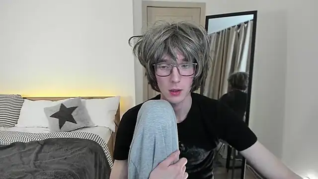 Snapshot of schizophrenic_dog chatting on April 15, 9:37 pm schizophrenic dog online show from April 15, 9:37 pm