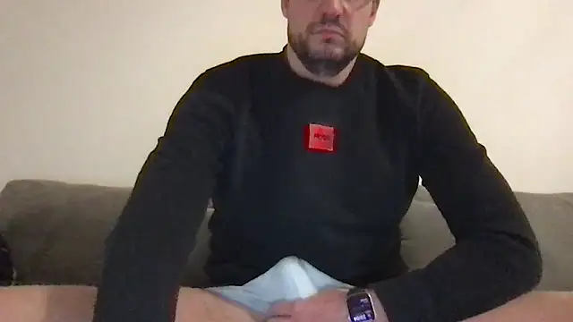 YoloNude online show from April 20, 9:05 pm