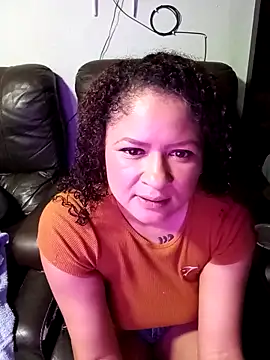 Snapshot of JessyFon chatting on April 8, 3:12 pm JessyFon online show from April 8, 3:12 pm