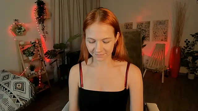 Snapshot of LisaAris chatting on July 8, 7:07 pm LisaAris online show from July 8, 7:07 pm