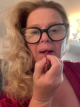 Snapshot of Love_Lee_xo chatting on June 9, 12:50 pm Love Lee xo online show from June 9, 12:50 pm