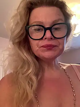 Snapshot of Love_Lee_xo chatting on July 25, 11:30 am Love Lee xo online show from July 25, 11:30 am