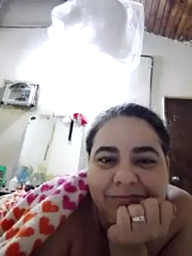 Snapshot of Golositadeamor chatting on June 4, 6:14 pm Golositadeamor online show from June 4, 6:14 pm