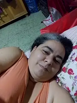 Snapshot of Golositadeamor chatting on June 6, 8:24 pm Golositadeamor online show from June 6, 8:24 pm