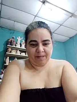 Snapshot of Golositadeamor chatting on July 7, 9:08 pm Golositadeamor online show from July 7, 9:08 pm