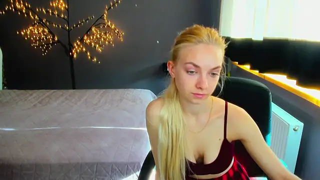 Snapshot of SonnySofia chatting on April 28, 5:34 am SonnySofia online show from April 28, 5:34 am