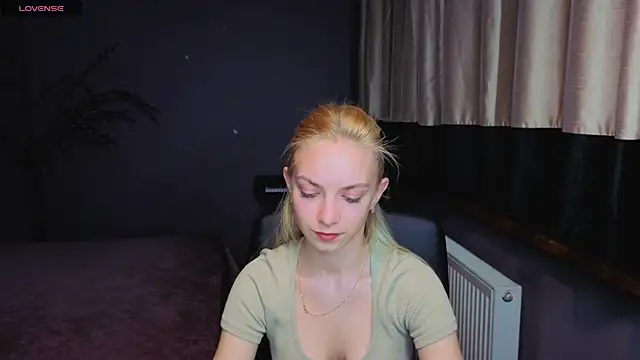 Snapshot of SonnySofia chatting on May 8, 5:51 pm SonnySofia online show from May 8, 5:51 pm