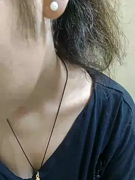 Snapshot of Monika_kumari6 chatting on June 18, 3:27 pm Monika kumari6 online show from June 18, 3:27 pm
