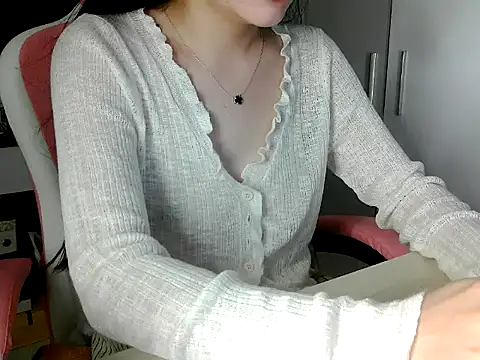 lucienguyen online show from April 7, 11:15 pm