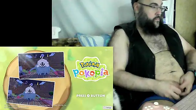 Snapshot of BriTheTopBear chatting on July 10, 5:12 am BriTheTopBear online show from July 10, 5:12 am