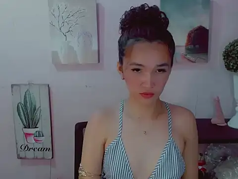 Snapshot of Mystic_haraxx chatting on June 13, 8:51 pm Mystic haraxx online show from June 13, 8:51 pm