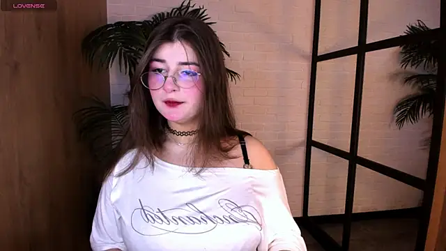 Snapshot of HaniaWish chatting on July 17, 1:29 pm HaniaWish online show from July 17, 1:29 pm