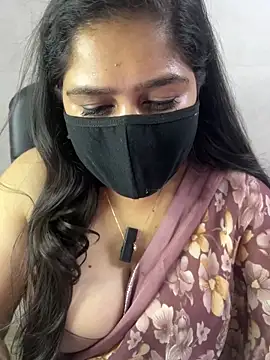 Snapshot of sarasofiaa_ chatting on May 24, 3:17 pm sarasofiaa online show from May 24, 3:17 pm