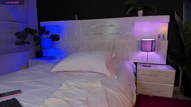 Snapshot of angelina_hilton chatting on April 23, 11:42 am angelina hilton online show from April 23, 11:42 am