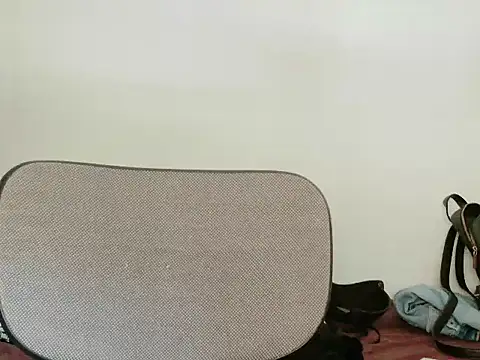 Snapshot of MojaditPussy chatting on July 20, 12:51 pm MojaditPussy online show from July 20, 12:51 pm
