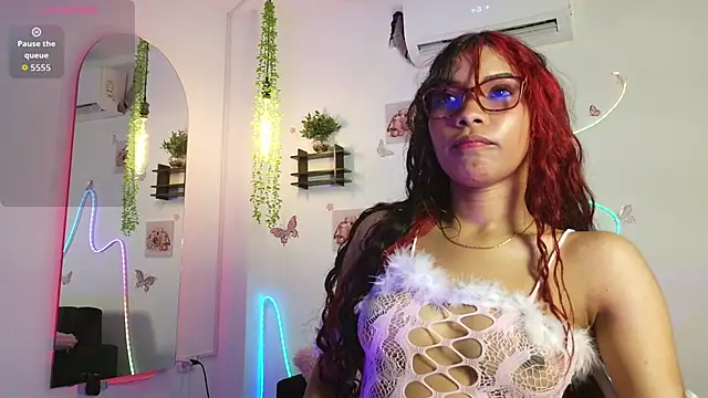 Snapshot of Daviana_hill_ chatting on April 9, 1:05 pm Daviana hill online show from April 9, 1:05 pm