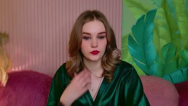 Snapshot of Molly_Voses chatting on May 9, 8:36 pm Molly Voses online show from May 9, 8:36 pm
