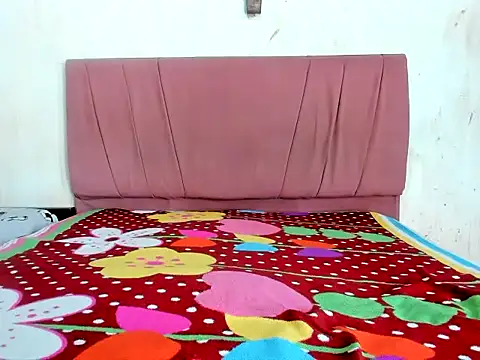 Snapshot of Junior_bebe chatting on April 9, 2:11 pm Junior bebe online show from April 9, 2:11 pm