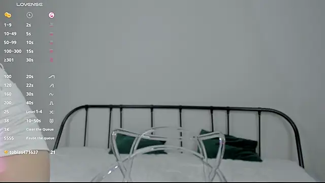 Snapshot of JessieWayy chatting on April 8, 8:36 am JessieWayy online show from April 8, 8:36 am