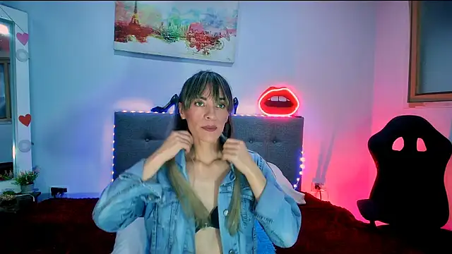 Snapshot of Lorena_sweet33 chatting on June 16, 2:30 pm Lorena sweet33 online show from June 16, 2:30 pm