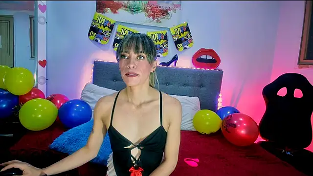 Snapshot of Lorena_sweet33 chatting on June 20, 1:58 pm Lorena sweet33 online show from June 20, 1:58 pm