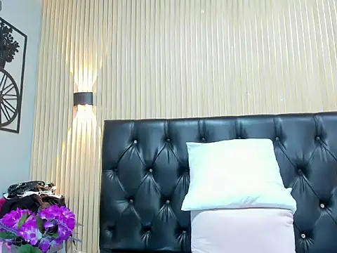 Snapshot of Fernanda_Brown19 chatting on June 27, 12:15 am Fernanda Brown19 online show from June 27, 12:15 am