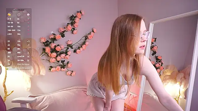Snapshot of More_Sonne chatting on June 3, 1:36 pm More Sonne online show from June 3, 1:36 pm