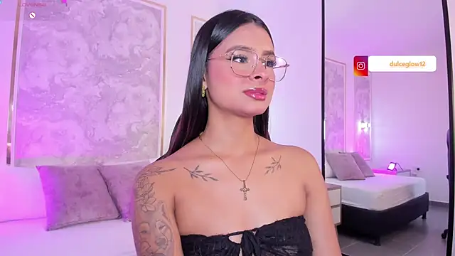 Snapshot of dulce_glow_ chatting on June 14, 1:13 pm dulce glow online show from June 14, 1:13 pm