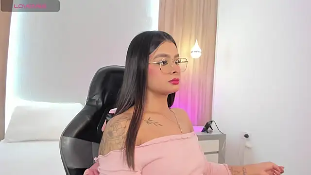 Snapshot of dulce_glow_ chatting on July 10, 9:39 pm dulce glow online show from July 10, 9:39 pm