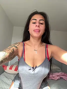 Snapshot of lunasex06 chatting on May 15, 1:40 pm lunasex06 online show from May 15, 1:40 pm