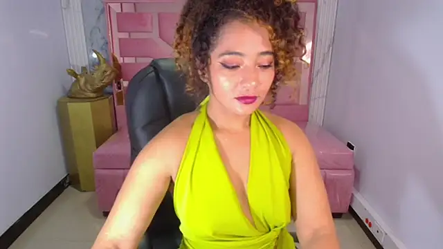 Snapshot of Brittany_ch chatting on April 11, 8:13 pm Brittany ch online show from April 11, 8:13 pm