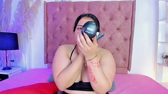 Snapshot of ROSELEI_ chatting on June 13, 8:34 am ROSELEI online show from June 13, 8:34 am