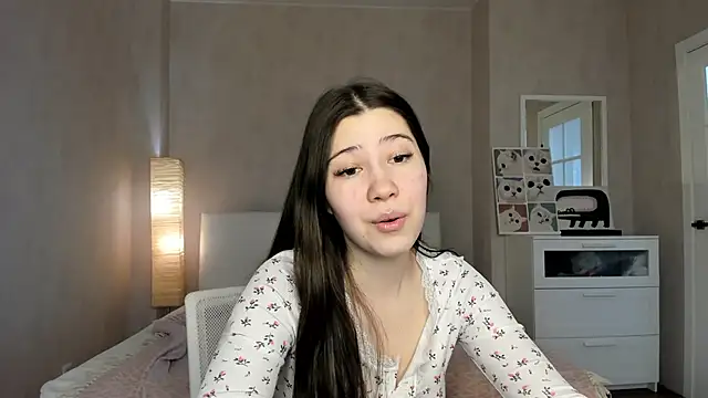 Snapshot of bina_mima chatting on April 24, 8:50 am bina mima online show from April 24, 8:50 am