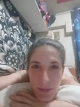 Snapshot of Maartiitaa27 chatting on July 4, 10:38 pm Maartiitaa27 online show from July 4, 10:38 pm