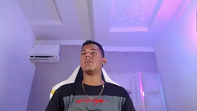 Leo 444  online show from April 9, 12:54 pm