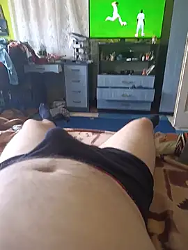 Snapshot of zsolt1910 chatting on July 20, 12:29 pm zsolt1910 online show from July 20, 12:29 pm